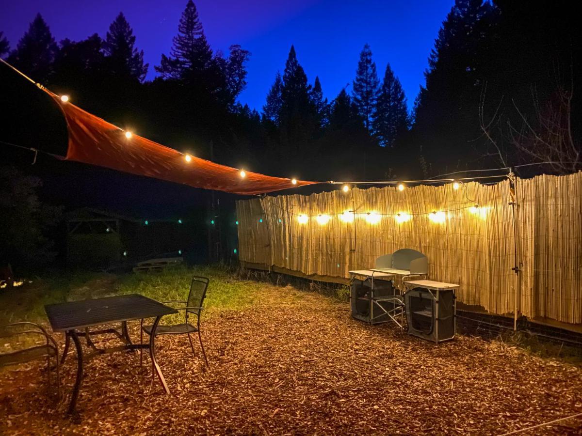 Glamping In The Redwoods With A Hot Tub! Hotel Garberville Exterior foto