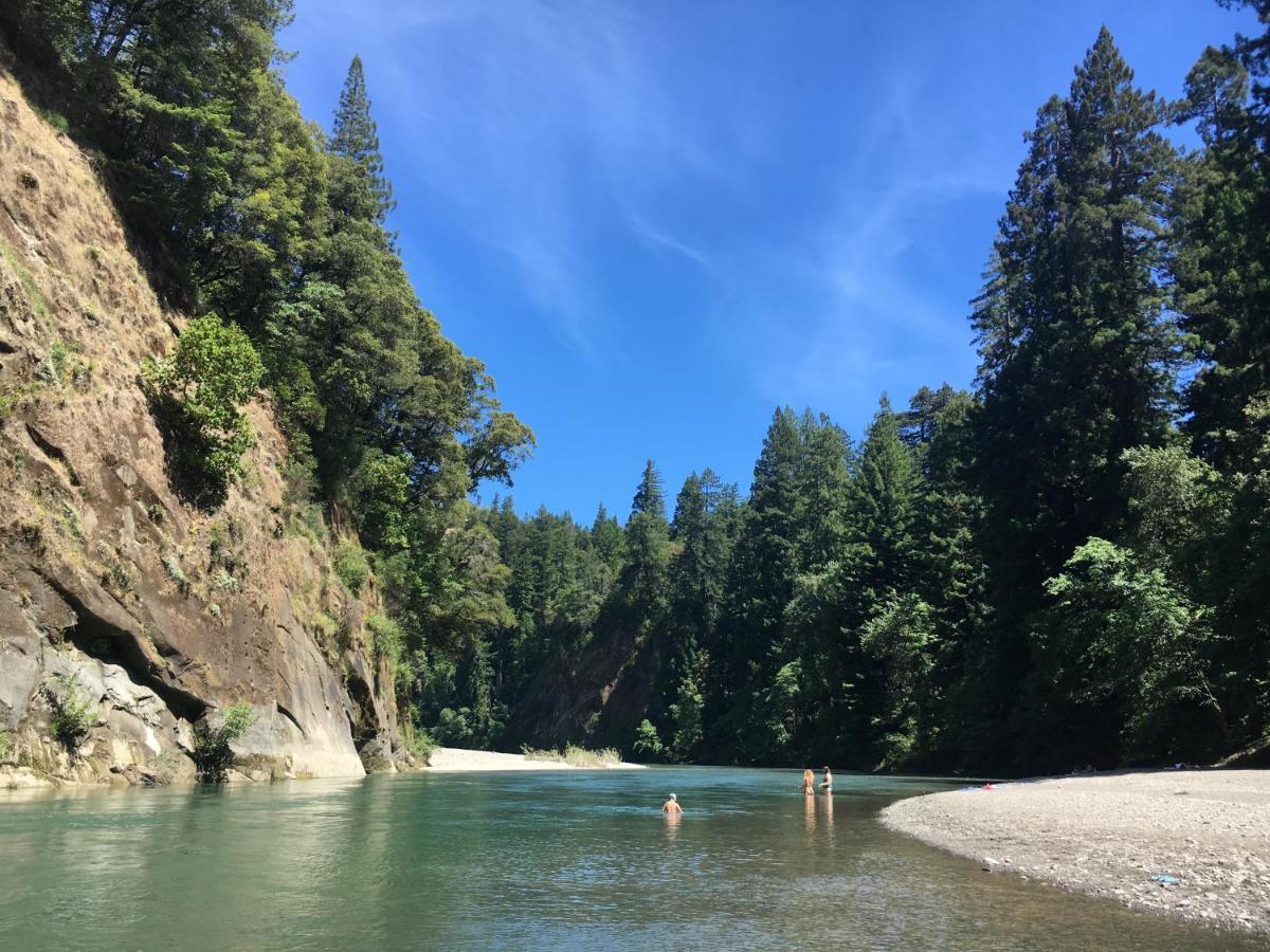 Glamping In The Redwoods With A Hot Tub! Hotel Garberville Exterior foto
